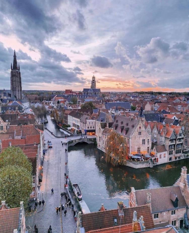 Bruges, 3