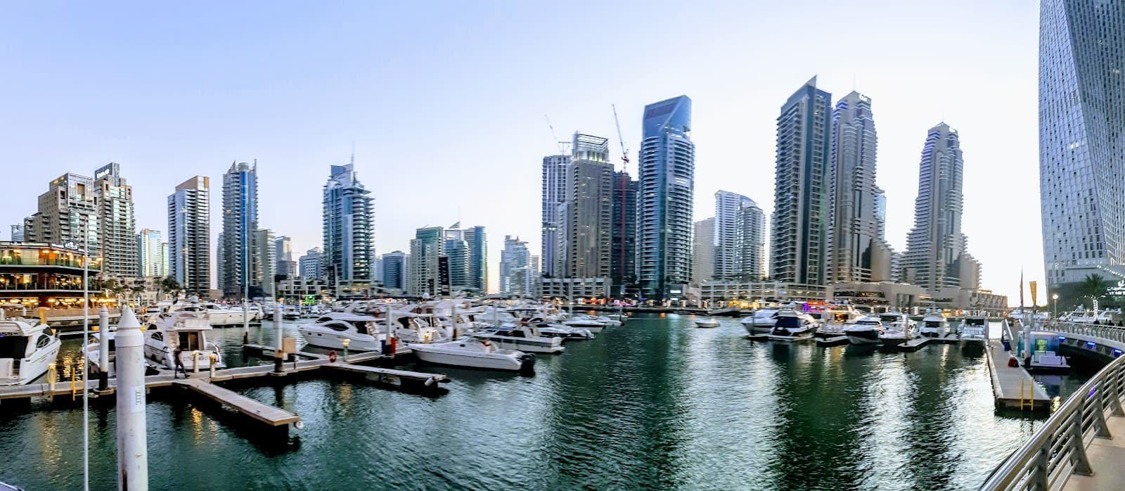Dubai, 3