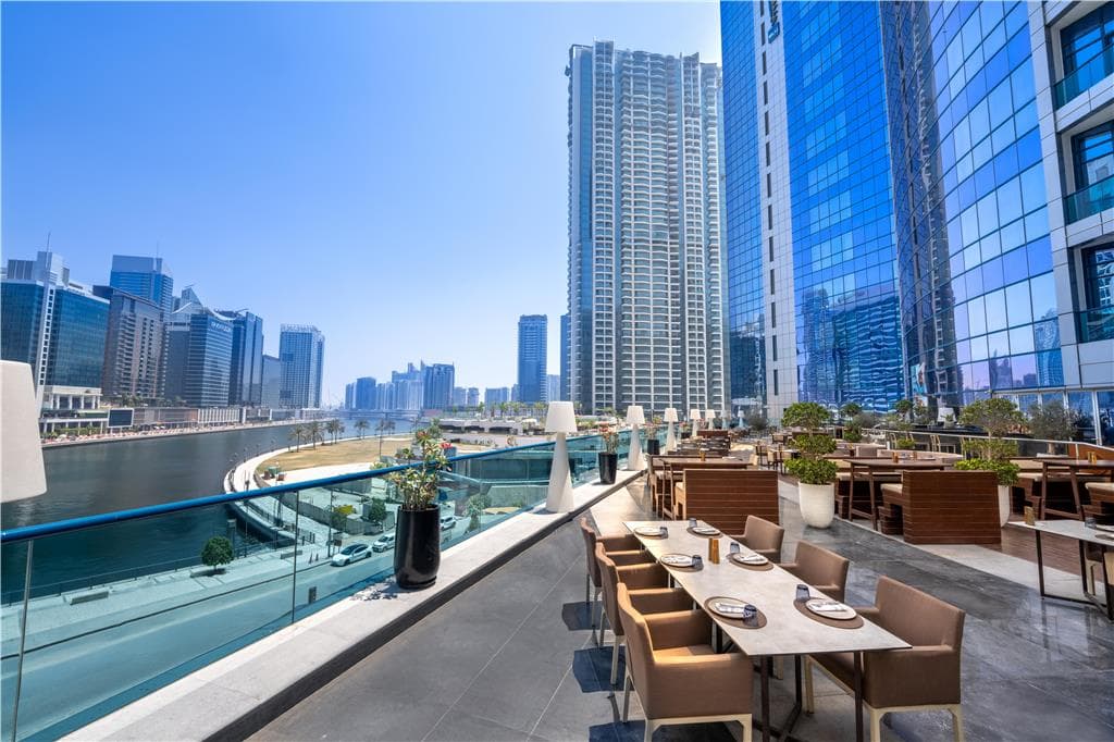 Radisson Blu Hotel, Dubai Waterfront