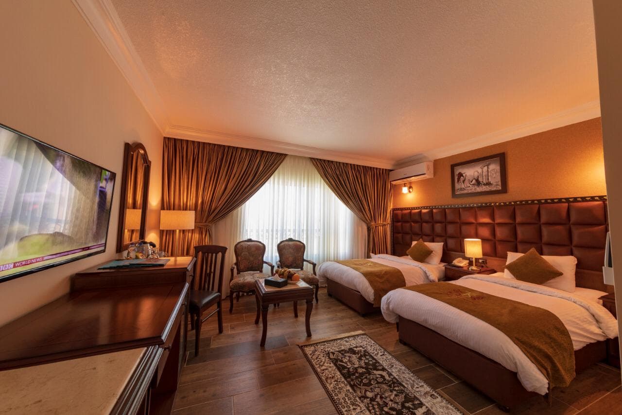 Town Season Hotel