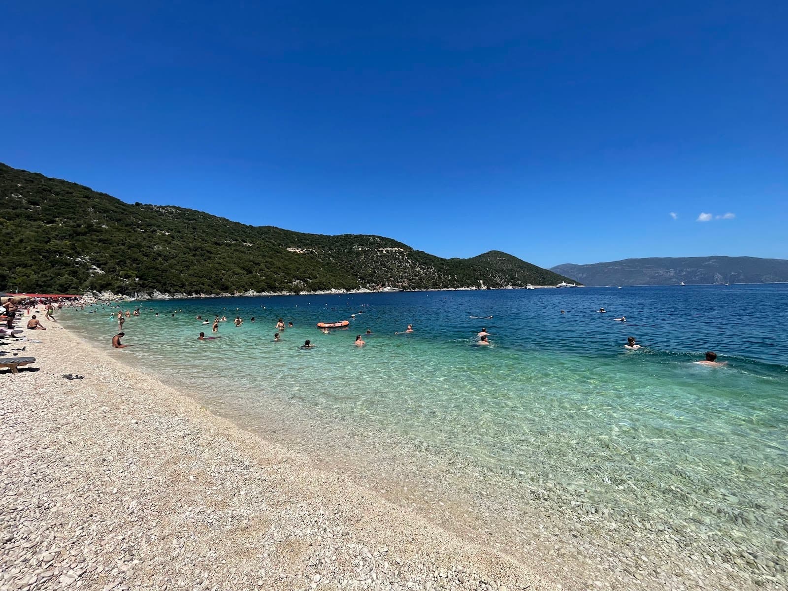 Antisamos Beach, a closer look