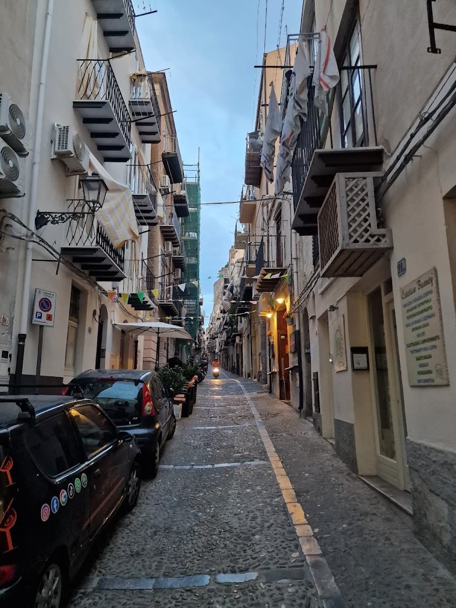 Cefalù Old Town, de cerca