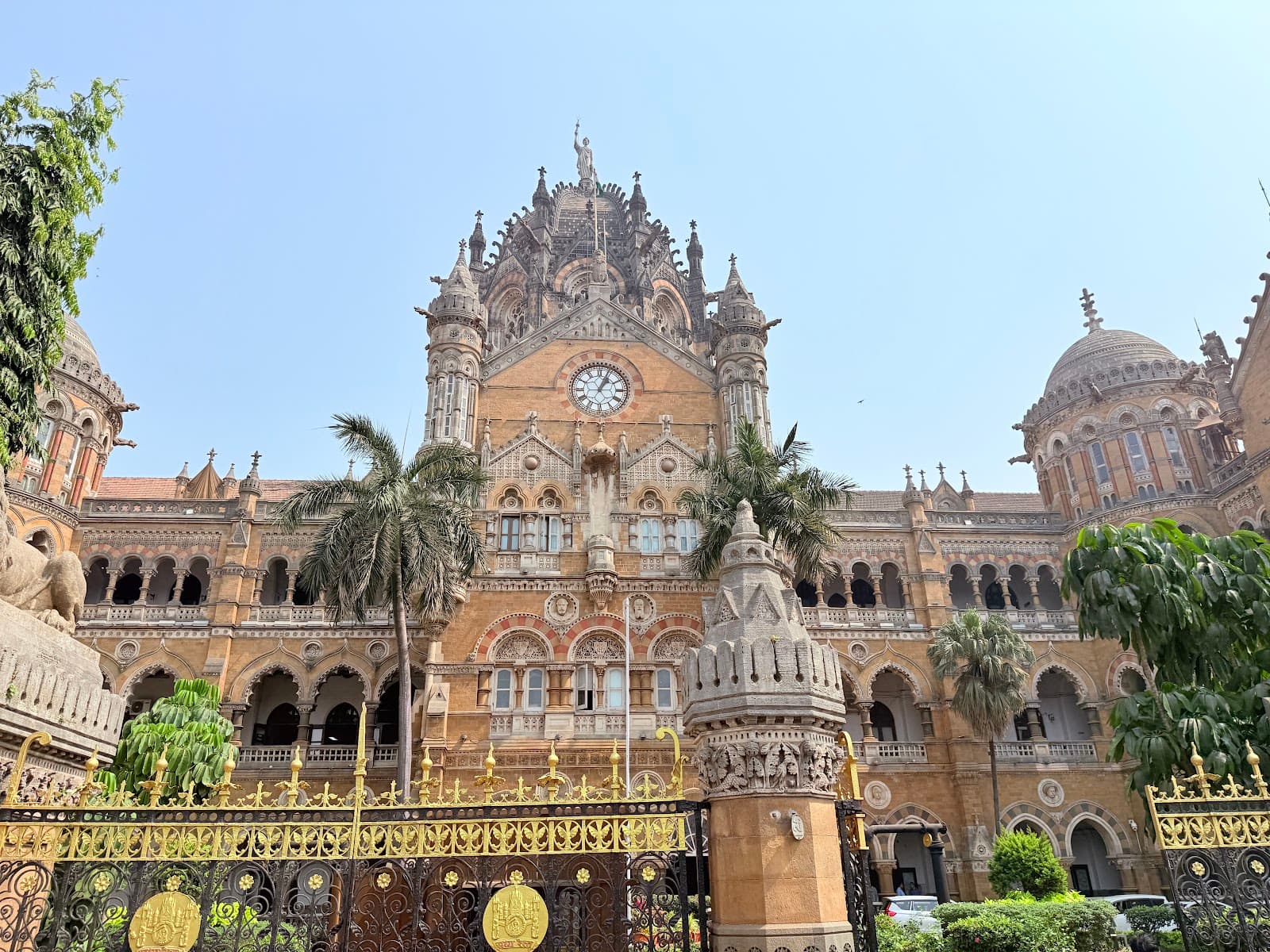 Chhatrapati Shivaji Maharaj Terminus, aus der Nähe