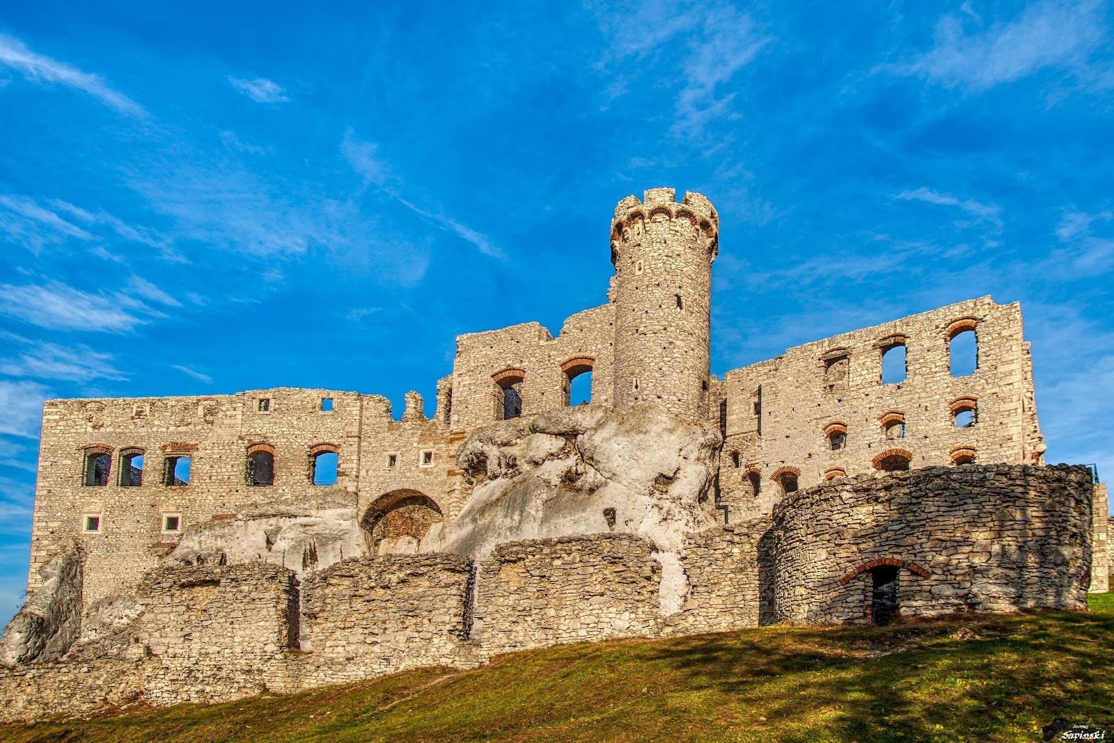 Ogrodzieniec Castle, a closer look