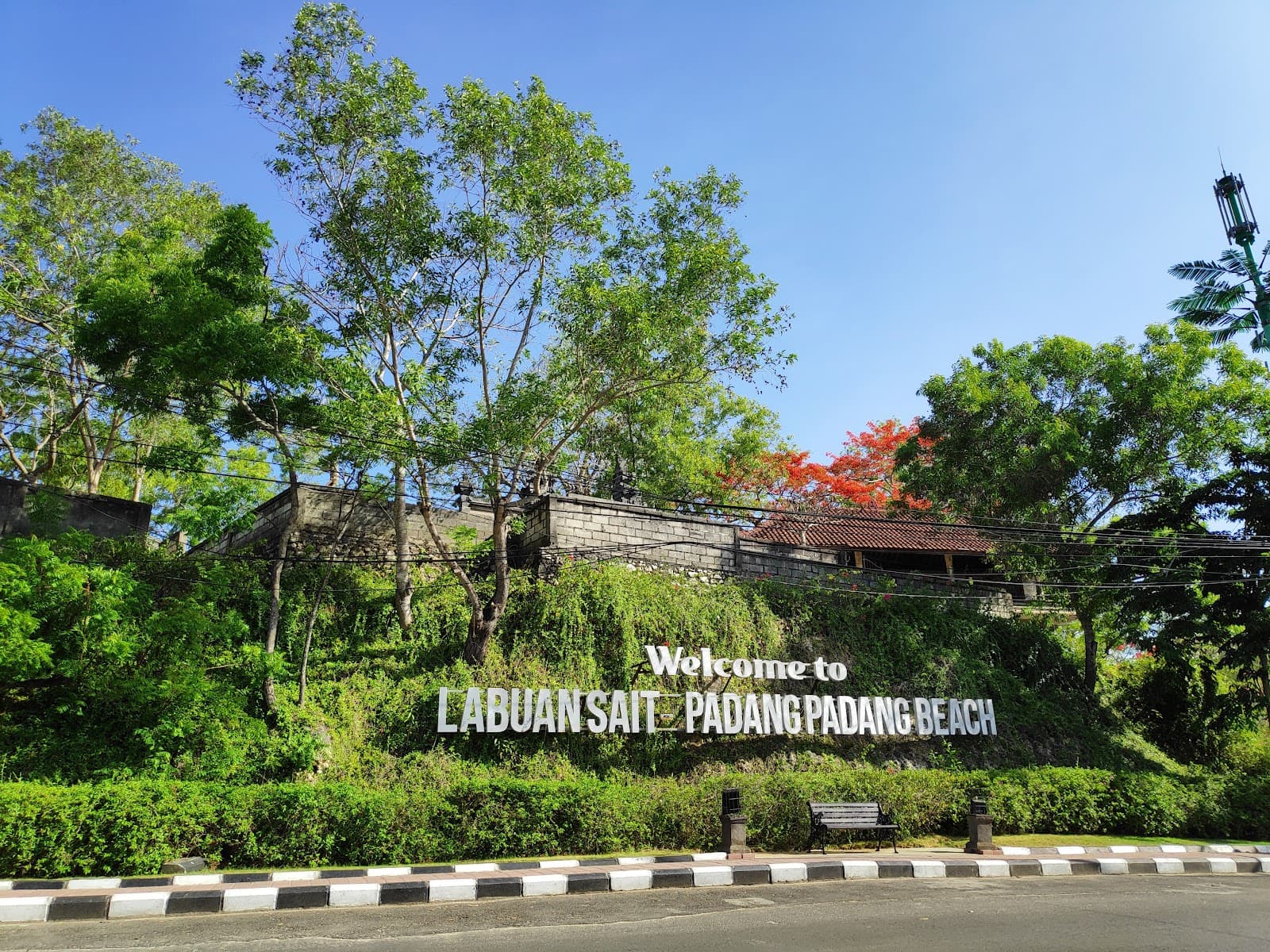 Padang Padang Beach, a closer look