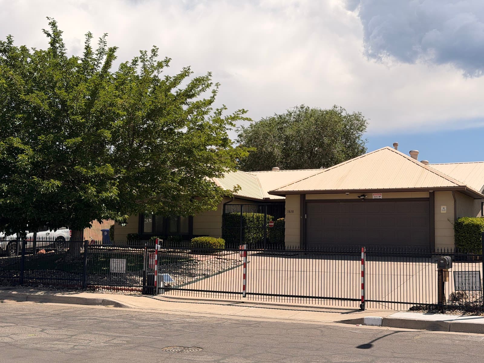 Walter White's House, a closer look